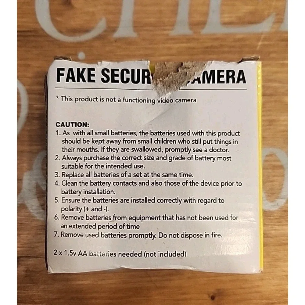 NEW‎ Fake Security Camera Dome, with Flashing LED Includes Mountings